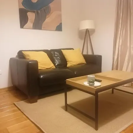 Monte Pula, Free Parking Apartment